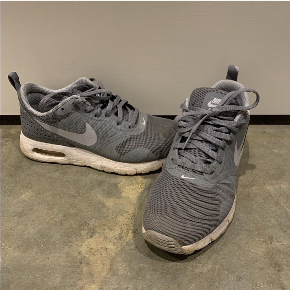 Nike tennis shoes